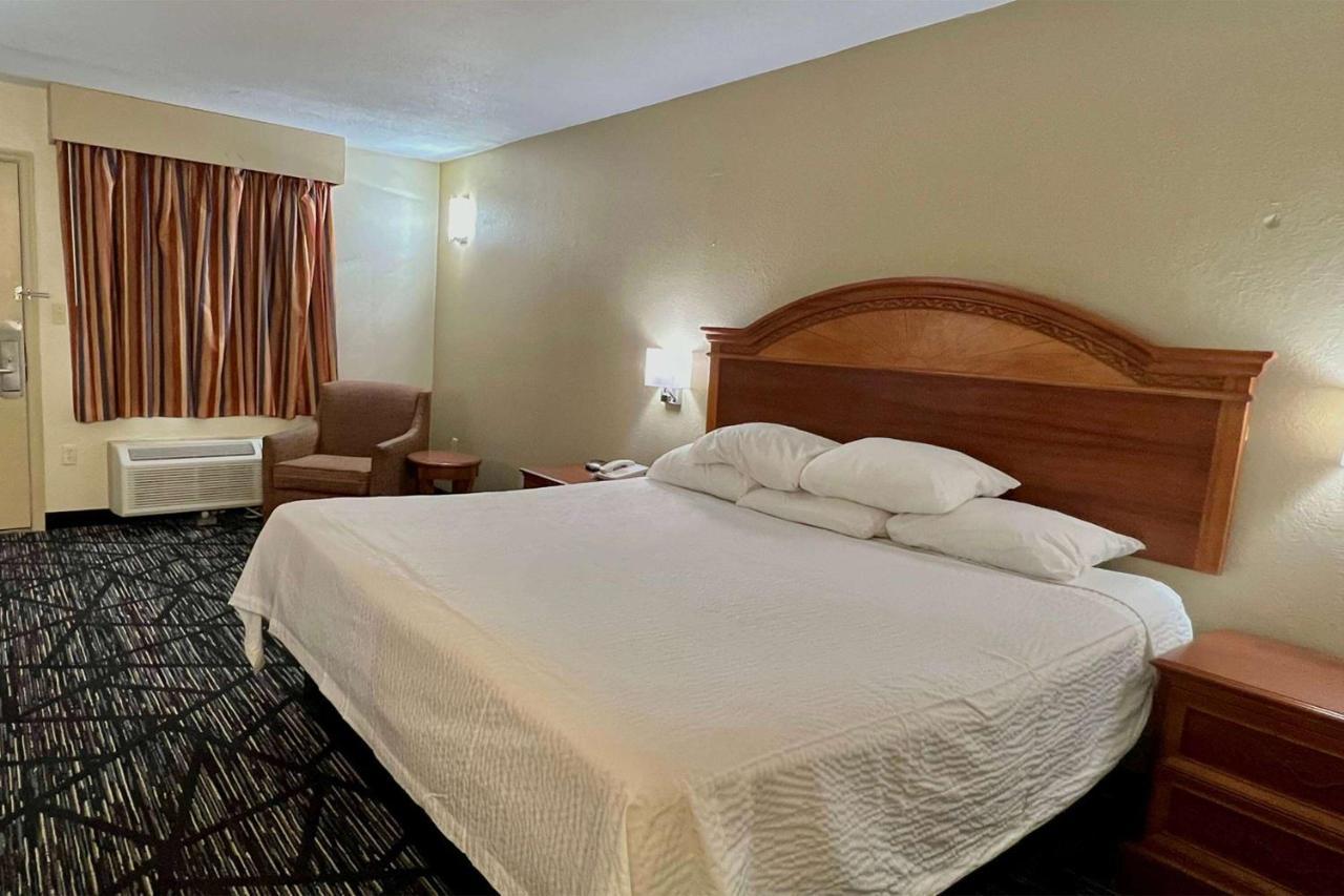 Hotel Baymont By Wyndham Troy Esterno foto