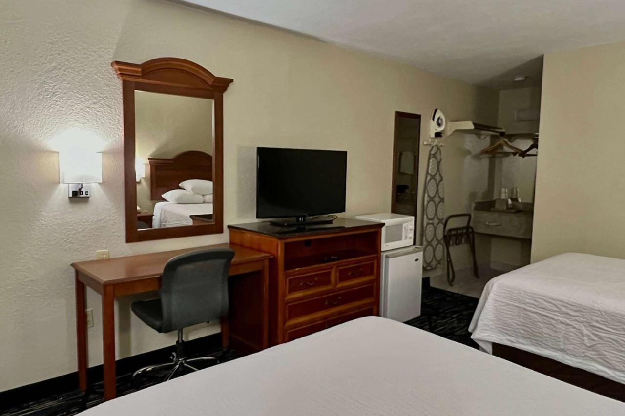 Hotel Baymont By Wyndham Troy Esterno foto