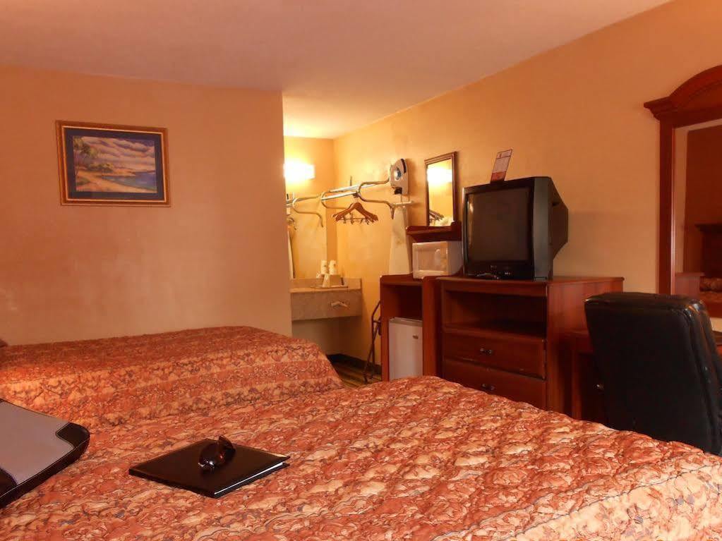 Hotel Baymont By Wyndham Troy Esterno foto