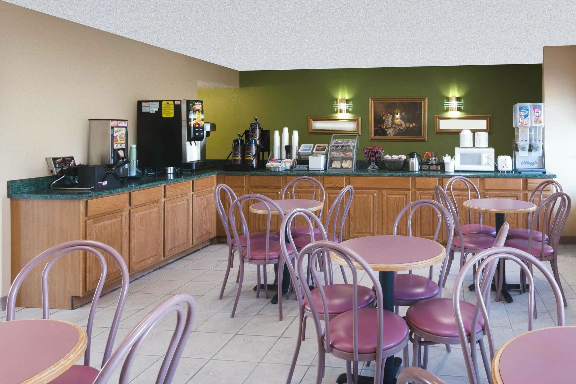 Hotel Baymont By Wyndham Troy Esterno foto